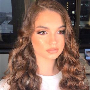 Meet your Posher, Chloe